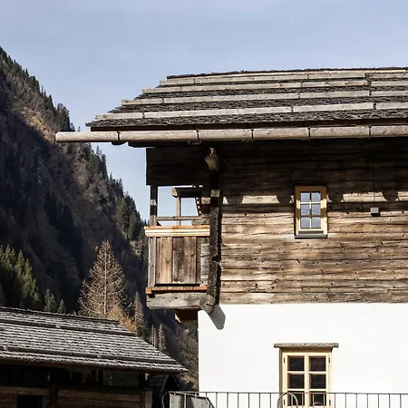 Charming Chalet-style Feeder House *