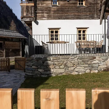 Charming Chalet-style Feeder House * Matrei in Osttirol