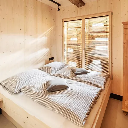 Charming Chalet-style Feeder House Domek alpejski Matrei in Osttirol