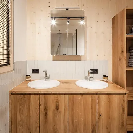 Charming Chalet-style Feeder House