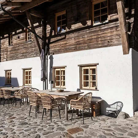 Charming Chalet-style Feeder House Domek alpejski *