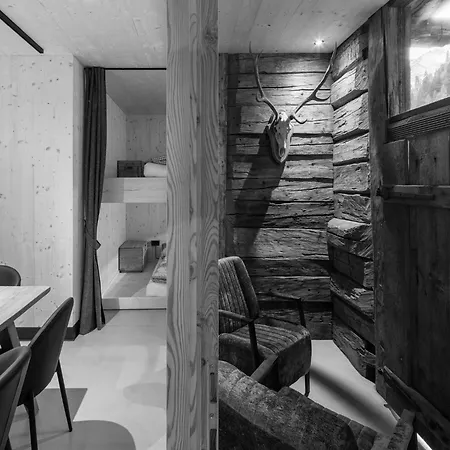 Charming Chalet-style Feeder House